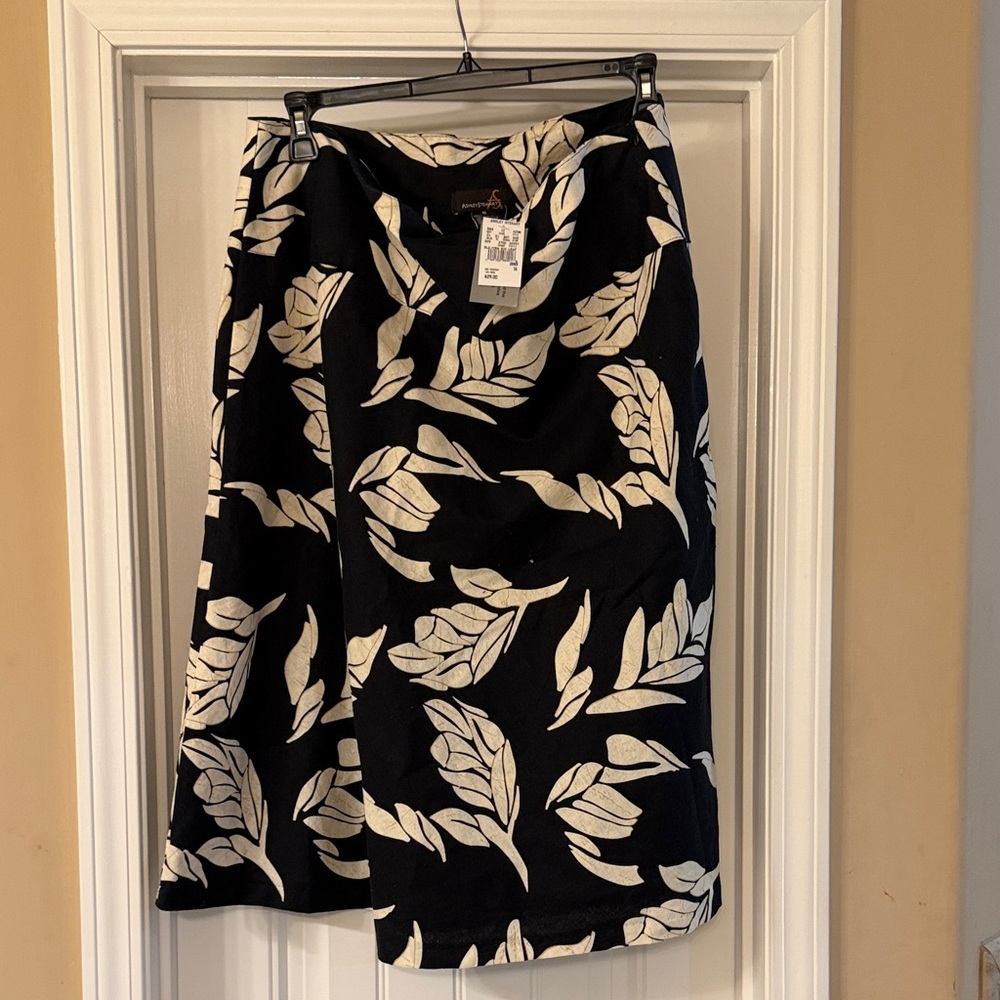 Ashley Stewart Black and Cream Leaf A-Line Skirt